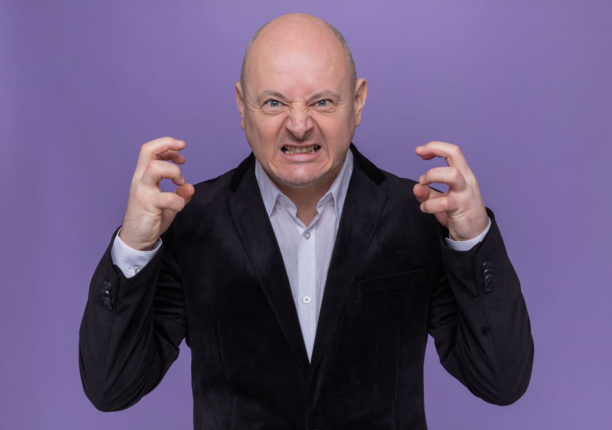 Frustrated homeowner waiting for estate agent to sell house, property stuck on market with no buyers, endless viewings with low offers and delays