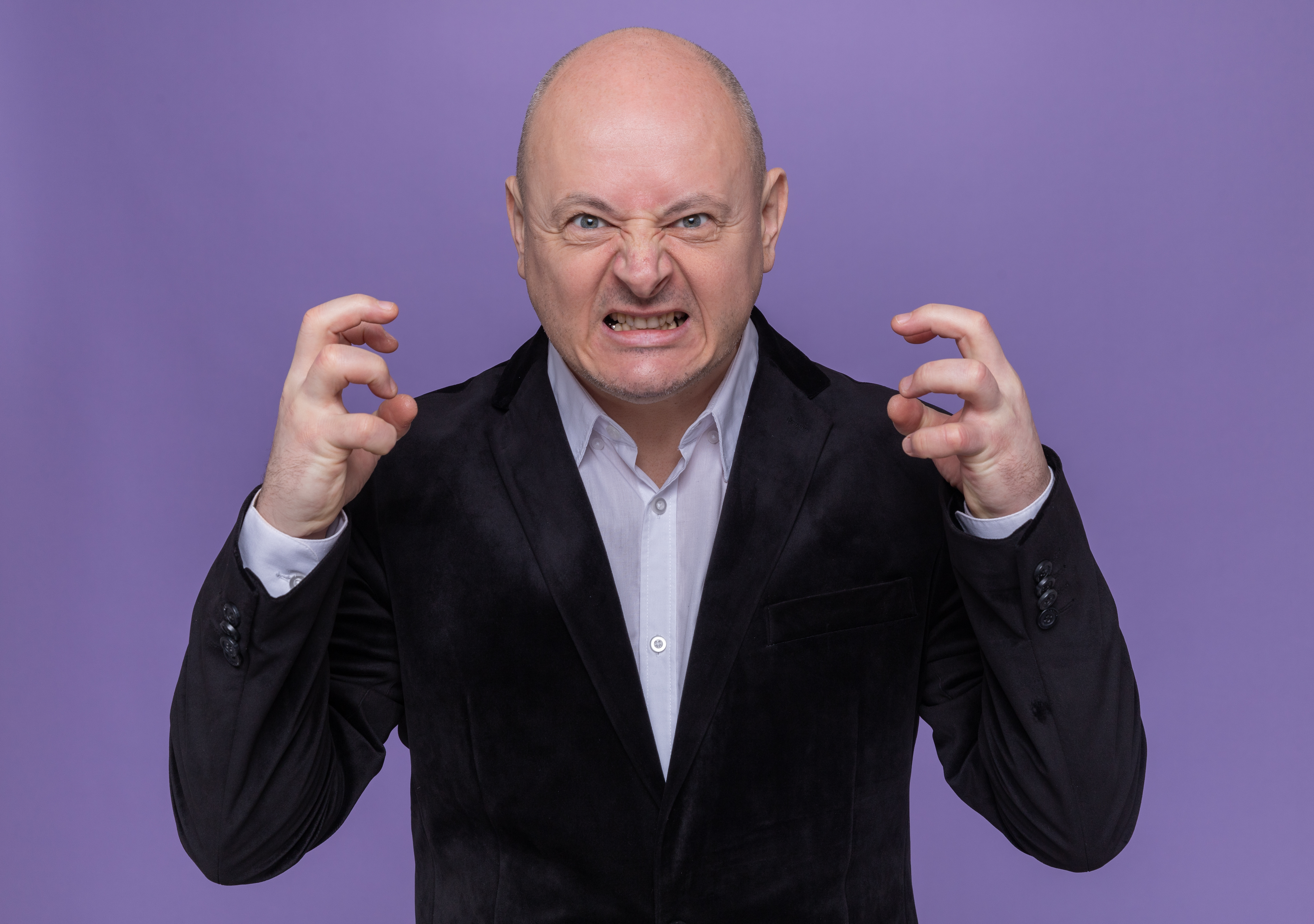 Frustrated homeowner waiting for estate agent to sell house, property stuck on market with no buyers, endless viewings with low offers and delays